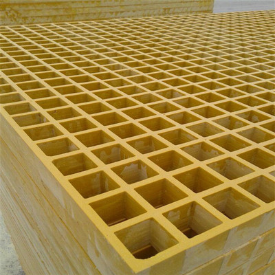 玻璃鋼格柵蓋板與玻璃鋼格柵板 特性、區別與應用